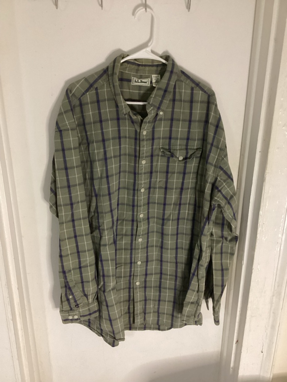 L.L. Bean Men's Button-Down Plaid Shirt in Olive Green Size XXL Tall